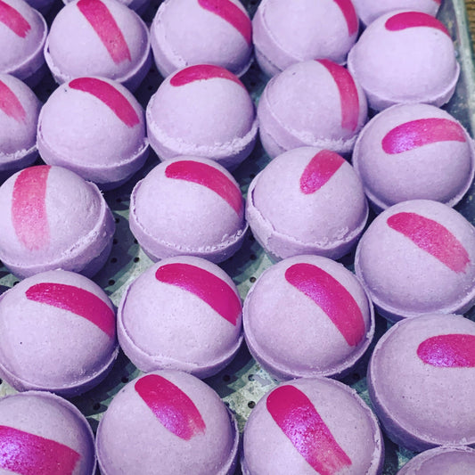 Black Raspberry Vanilla Bath Bomb 2.5oz - Lounies Soap Co.